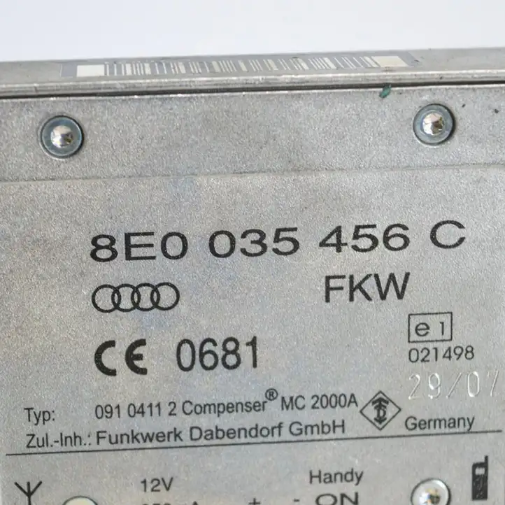 Audi A8 S8 D3 4E (2005 - 2007) 8E0035456C Усилитель антенны — фото 4
