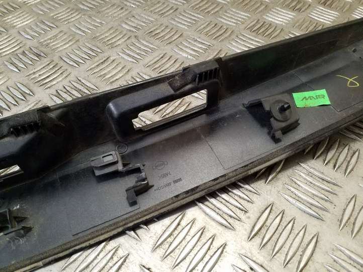 Nissan Qashqai (2010 - 2013)  90810JD0123 Обшивка крышки багажника
