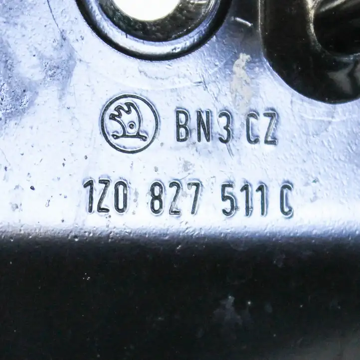 Skoda Octavia Mk2 (1Z) (2004 - 2013) 1Z0827511C Другая часть кузова — фото 4
