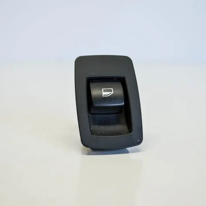 BMW 1 E81 E87 (2004 - 2011) 6945874 Кнопка стеклоподъемников — фото 1