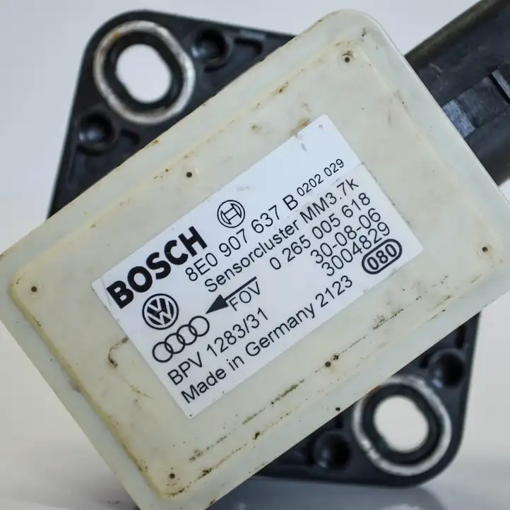 Audi A6 S6 C6 4F (2004 - 2008) 8E0907637B Датчик ускорения — фото 4