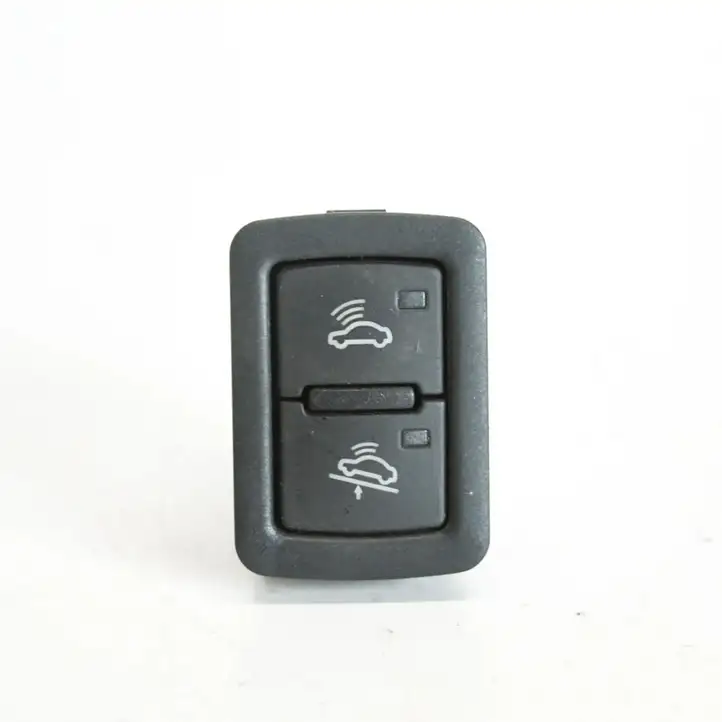 Audi A3/S3 8P (2004 - 2008) 4F0962109 Кнопка фаркопа в багажнике — фото 1