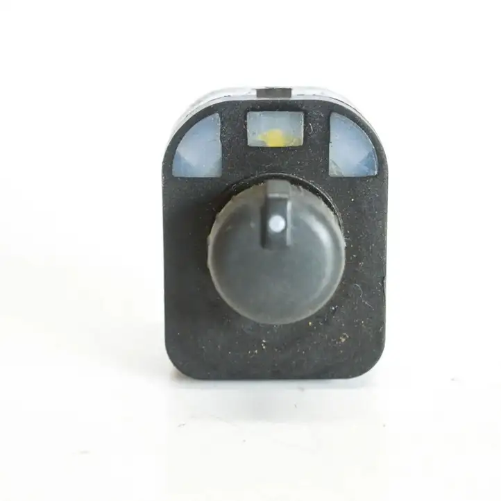 Audi A3/S3 8P (2004 - 2008) 8E0959565 Кнопка фаркопа в багажнике — фото 1
