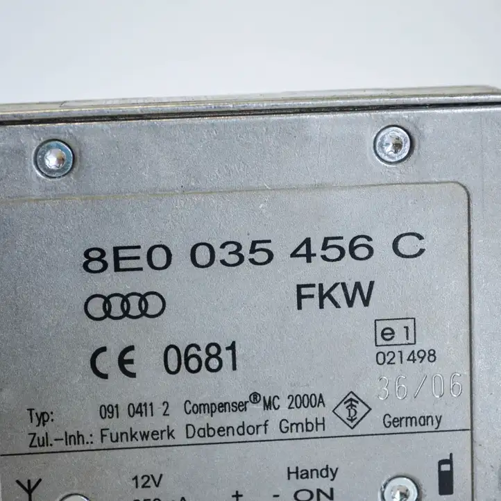 Audi A6 S6 C6 4F (2004 - 2008) 8E0035456C Усилитель антенны — фото 5