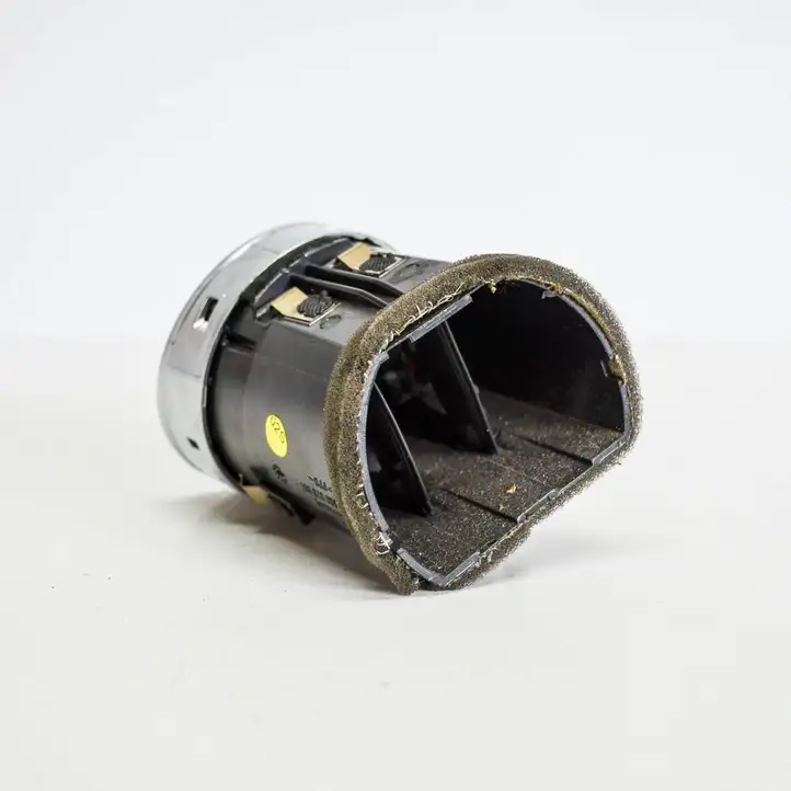 Seat Exeo (3R) (2008 - 2013) 3R0820901 Воздушная решетка панели — фото 2