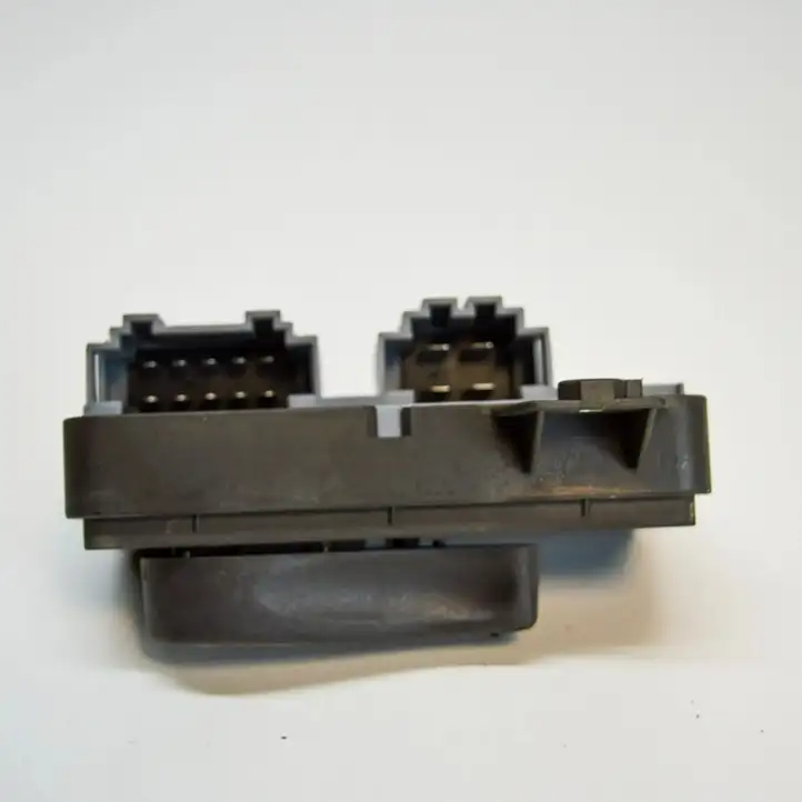 Audi A3/S3 8L (2000 - 2003) 8L0959766 Кнопка фаркопа в багажнике — фото 3