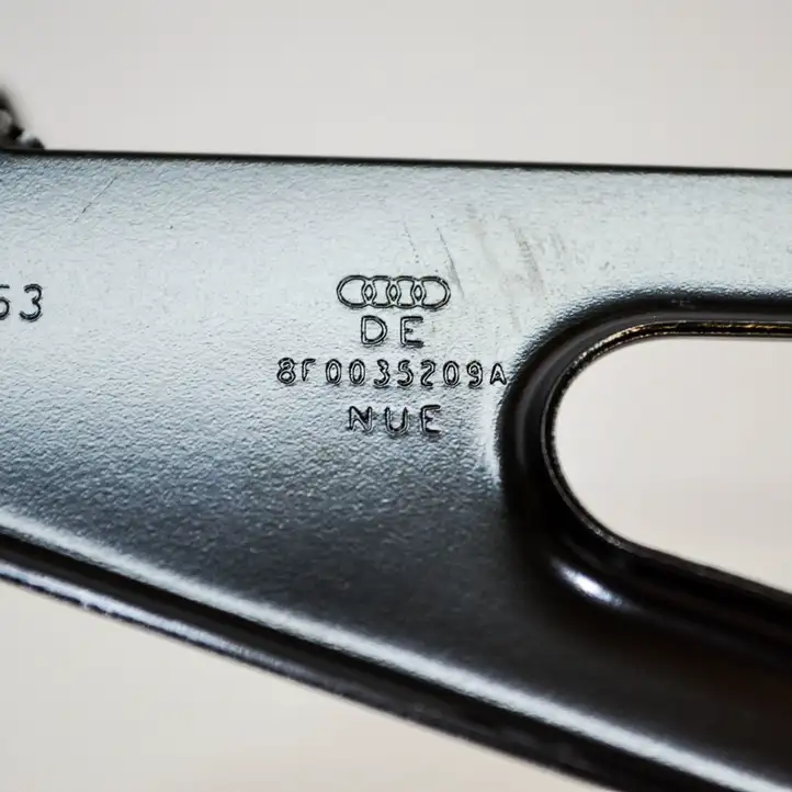 Audi A4 S4 B8 8K (2011 - 2015) 8F0035209A Другая часть кузова — фото 3