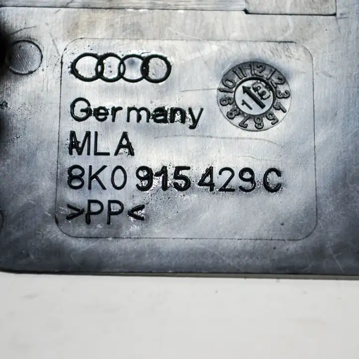 Audi A4 S4 B8 8K (2011 - 2015) 8K0915429C Прочие детали моторного отсека — фото 3