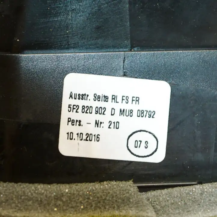Seat Leon (5F) (2012 - 2019) 5F2820902D Воздушная решетка панели — фото 2