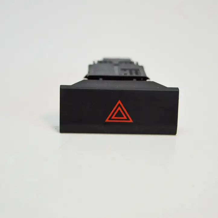 Seat Leon (5F) (2012 - 2019) 5F0953235B Кнопка фаркопа в багажнике — фото 1