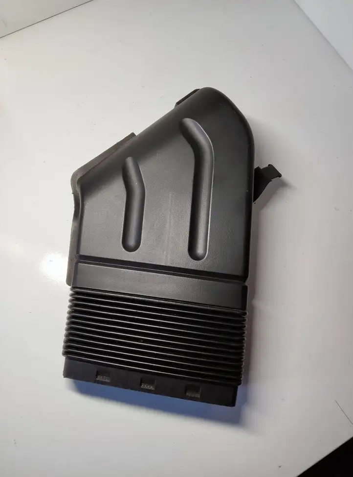 Audi A4 S4 B7 8E 8H (2004 - 2009) 8E0129617D Детали воздухозаборника — фото 5