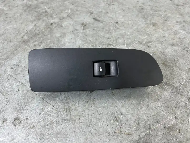 BMW 1 E82 E88 (2007 - 2014) 9162997 Кнопка стеклоподъемников — фото 1