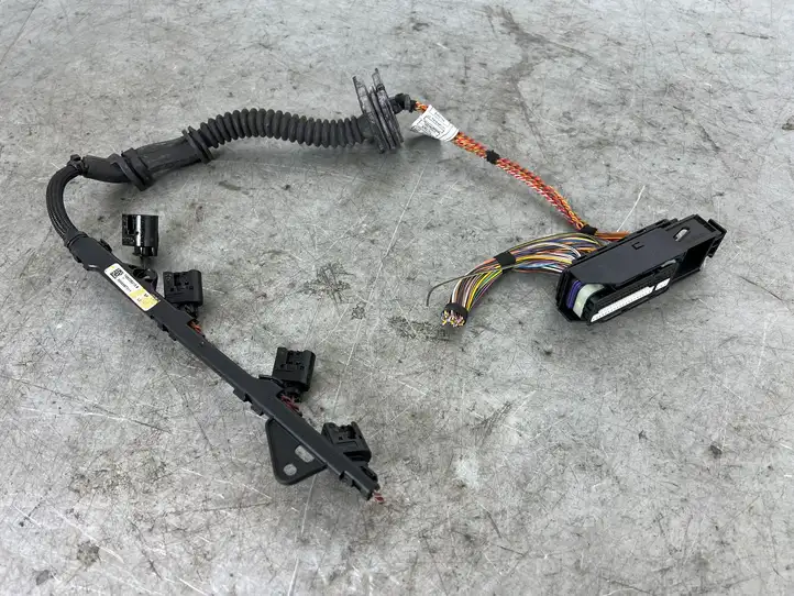 BMW 1 E82 E88 (2007 - 2014) 758039213B Проводка топливных форсунок — фото 1