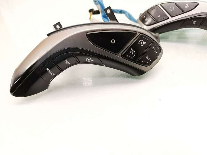 Hyundai i30 (2007 - 2012)  96710-A6750RDR Кнопки рулевого колеса