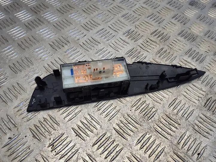 Nissan Qashqai (2013 - 2017) 19608 Блок кнопок стеклоподъемников — фото 2