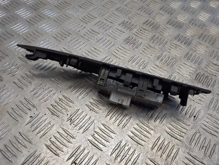 Nissan Qashqai (2013 - 2017) 19608 Блок кнопок стеклоподъемников — фото 6