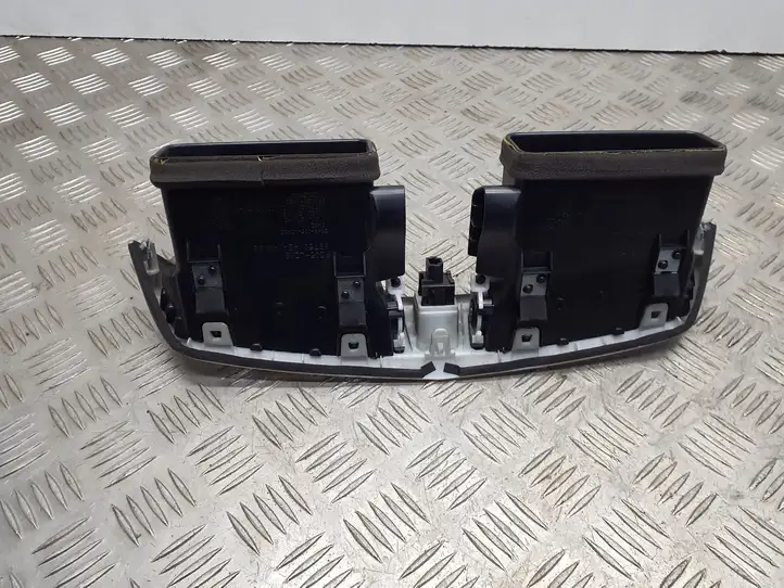 Nissan Qashqai (2013 - 2017) 687504EA0A Центральный воздушный дефлектор — фото 4