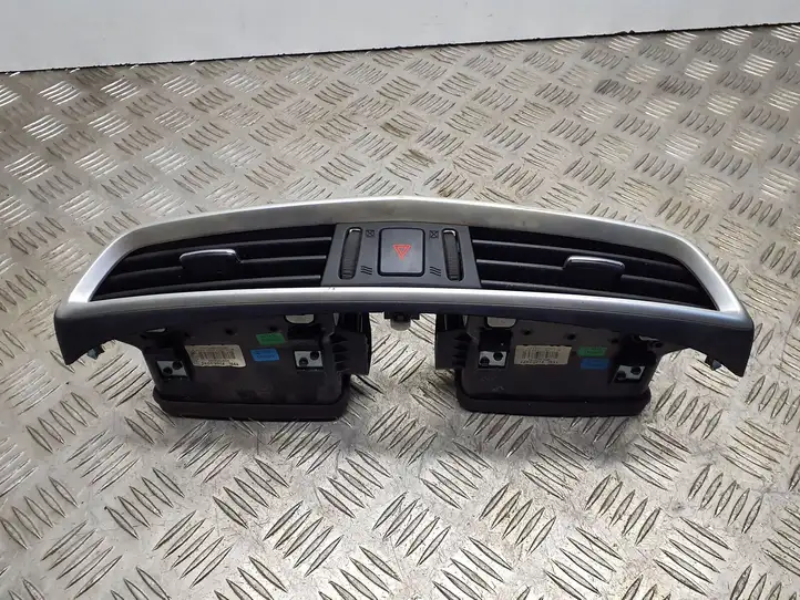 Nissan Qashqai (2013 - 2017) 687504EA0A Центральный воздушный дефлектор — фото 5