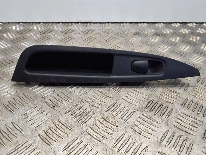 Nissan Qashqai (2013 - 2017) Кнопка стеклоподъемников — фото 1