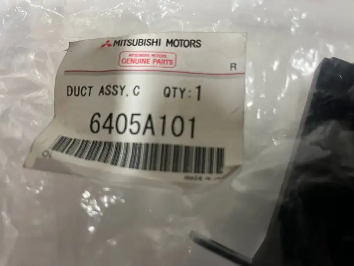 Mitsubishi Lancer Evolution (2008 - 2017) 6405A101 Дефлектор воздуха — фото 2