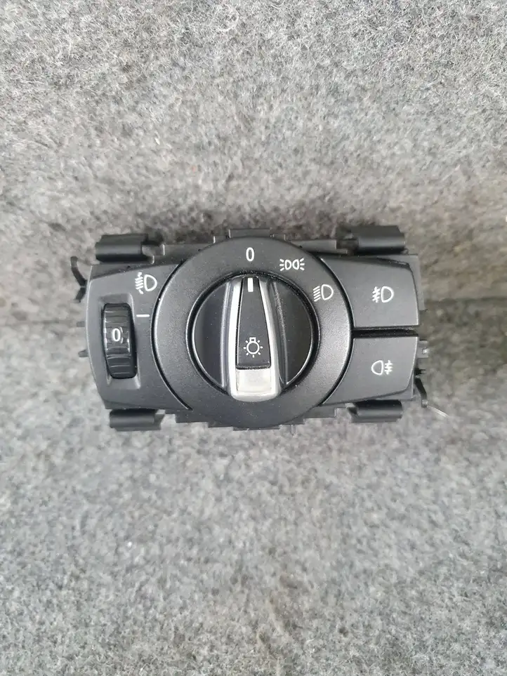BMW 3 E90 E91 (2005 - 2012) 9169405 Включатель фонарей — фото 1