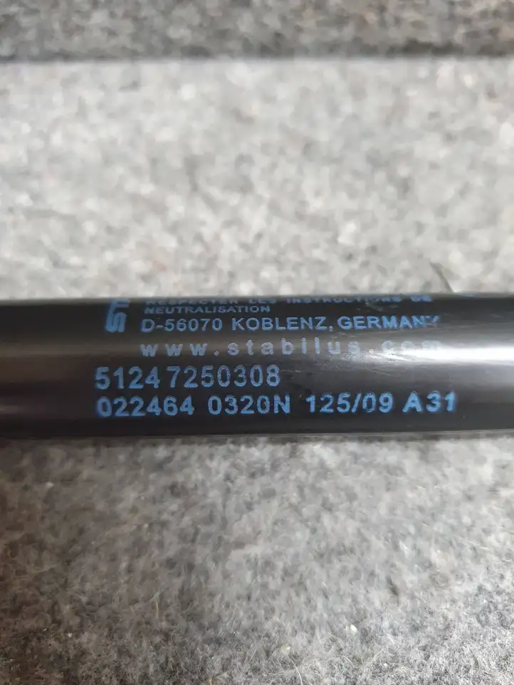 BMW 3 E90 E91 (2005 - 2012) 51247250308 Амортизатор крышки багажника — фото 2