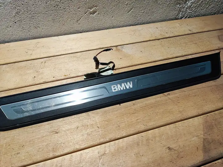 BMW 5 F10 F11 (2009 - 2016) 51477337017 Внутренняя отделка переднего порога — фото 4