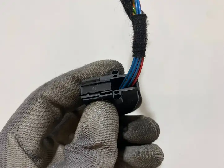 BMW 5 E60 E61 (2004 - 2010) 8364654 Прочая электропроводка — фото 4