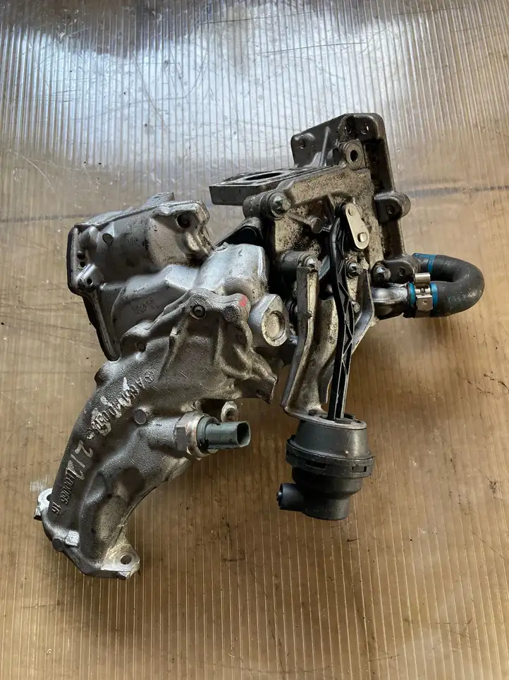 Mercedes-Benz E W212 (2009 - 2016)  A2C53362275 Клапан EGR