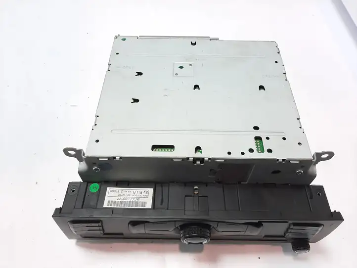 Audi A5 (2007 - 2011)  8T2035195H Радио/ проигрыватель CD/DVD / навигация