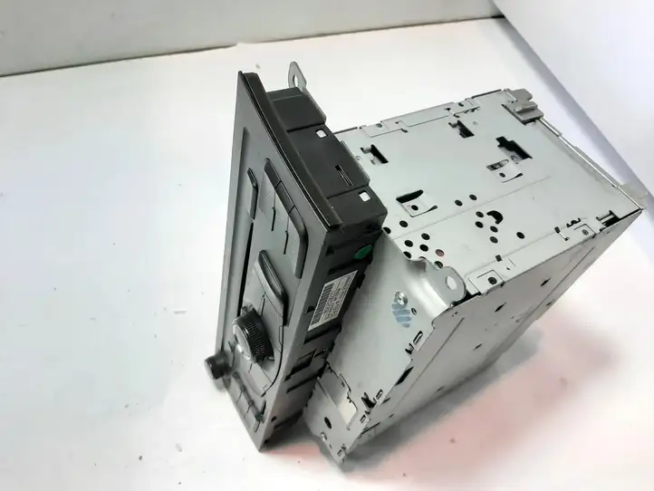 Audi A5 (2007 - 2011)  8T2035195H Радио/ проигрыватель CD/DVD / навигация