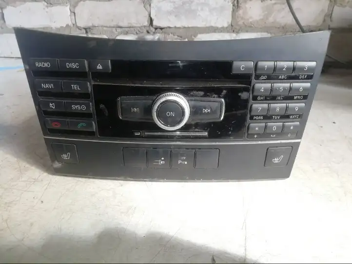 Mercedes-Benz E A207 (2010 - 2017) A2128700489 Магнитола / мультимедийная система — фото 4