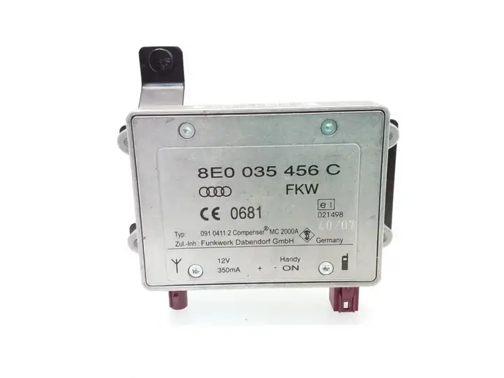 Audi A4 S4 B7 8E 8H (2004 - 2009) 8E0035456C Усилитель антенны — фото 1