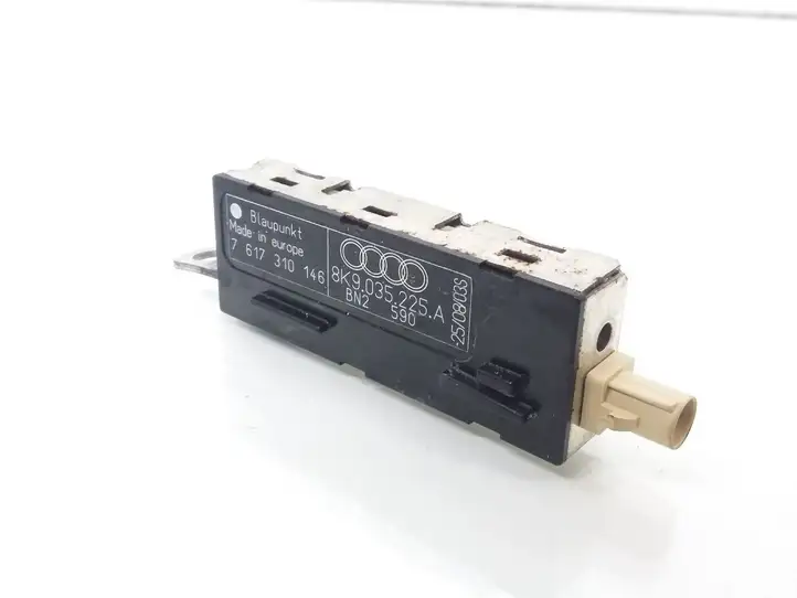 Audi A4 (2007 - 2011)  8K9035225A Усилитель антенны