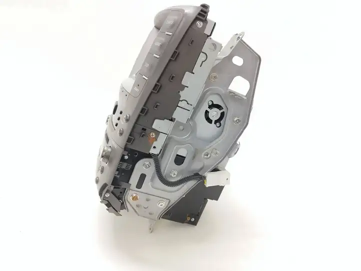 Lexus IS 220 (2005 - 2010)  8611153070 Радио/ проигрыватель CD/DVD / навигация