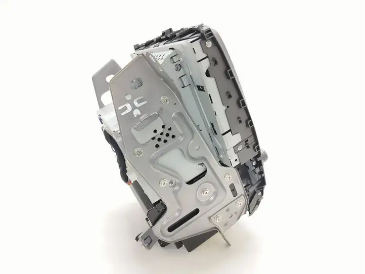 Lexus IS 220 (2005 - 2010)  8611153070 Радио/ проигрыватель CD/DVD / навигация