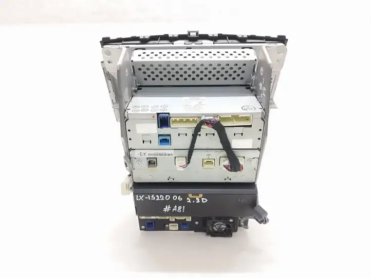 Lexus IS 220 (2005 - 2010)  8611153070 Радио/ проигрыватель CD/DVD / навигация