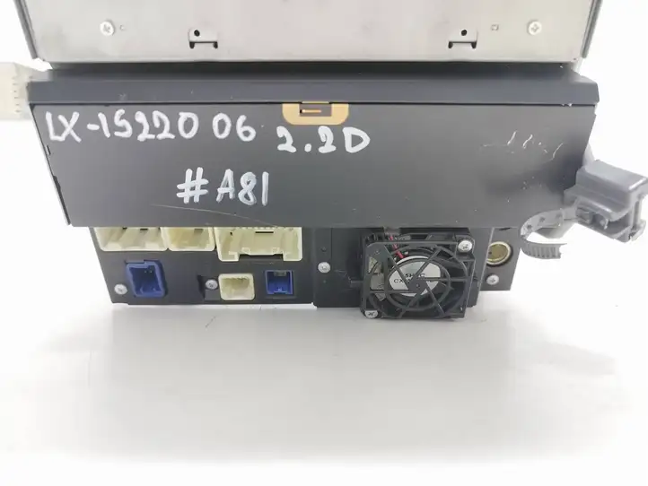 Lexus IS 220 (2005 - 2010)  8611153070 Радио/ проигрыватель CD/DVD / навигация