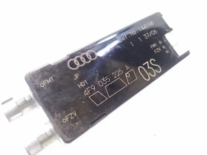 Audi A6 S6 C6 4F (2004 - 2008) 4F9035225A Усилитель антенны — фото 1