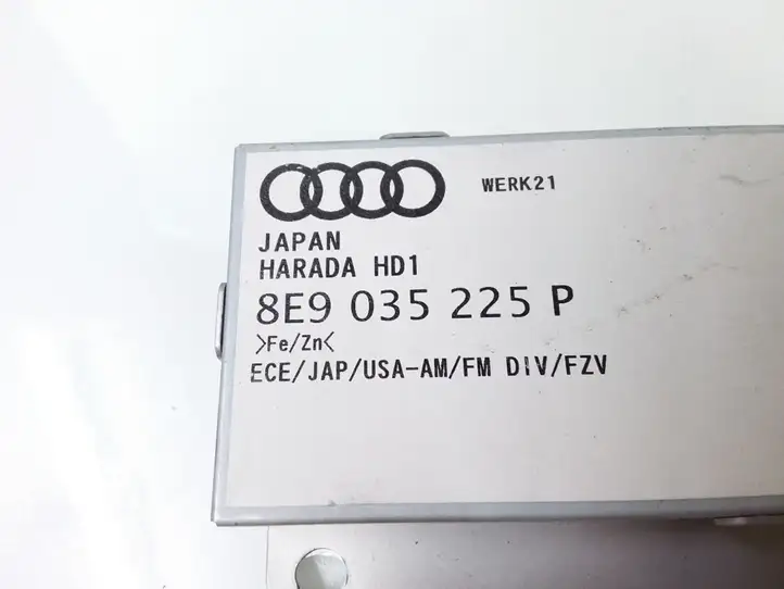Audi A4 S4 B7 8E 8H (2004 - 2009) 8E9035225P Усилитель антенны — фото 3
