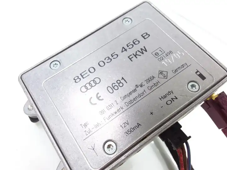 Audi A4 S4 B7 8E 8H (2004 - 2009) 8E0035456B Усилитель антенны — фото 2