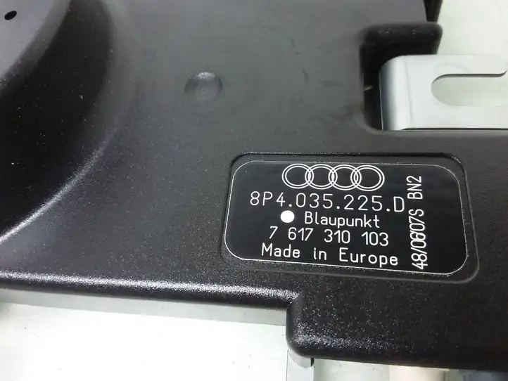 Audi A3/S3 8P (2004 - 2008) 8P4035225D Усилитель антенны — фото 3