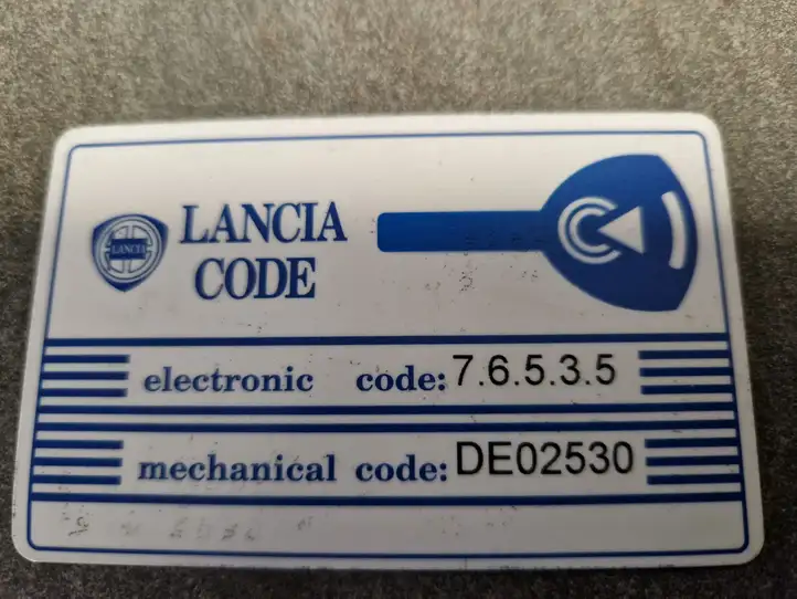 Lancia Delta (2008 - 2014) 7354896780 Магнитола / мультимедийная система — фото 4