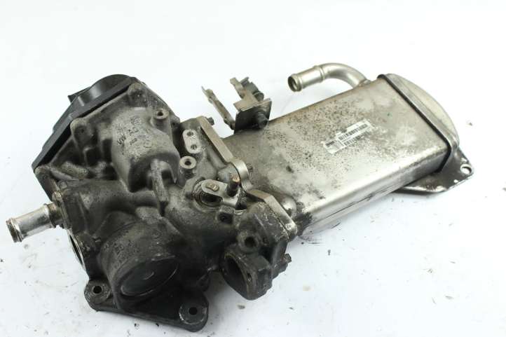 Audi A4 (2007 - 2011)  03L131512CD Охладитель EGR