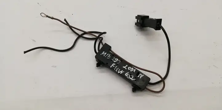 Mercedes-Benz E A207 (2010 - 2017) 2048708490 Усилитель антенны — фото 3