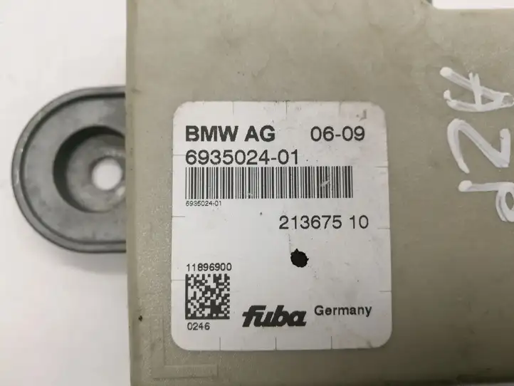 BMW X5 E70 (2006 - 2013) 693502401 Усилитель антенны — фото 2