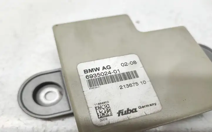 BMW 3 E90 E91 (2005 - 2012) 6935024 Усилитель антенны — фото 3