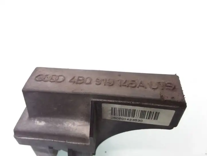 Audi A4 (2004 - 2009)  4B0919145A Усилитель антенны