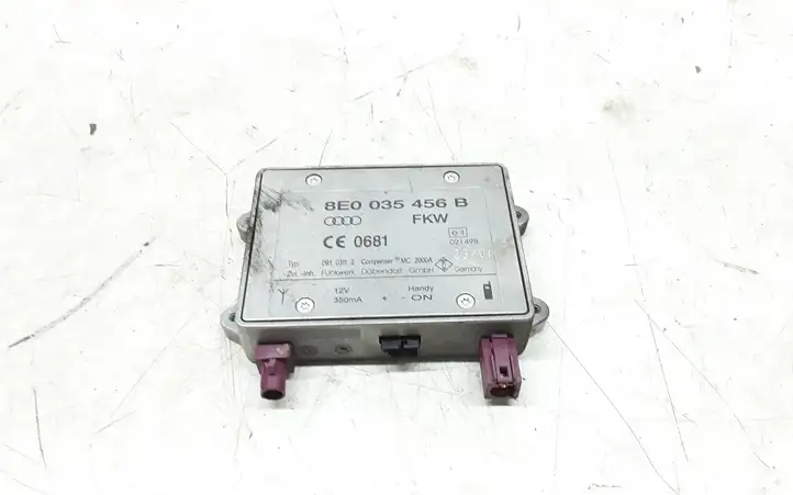 Audi A6 S6 C6 4F (2004 - 2008) 8E0036456B Усилитель антенны — фото 1