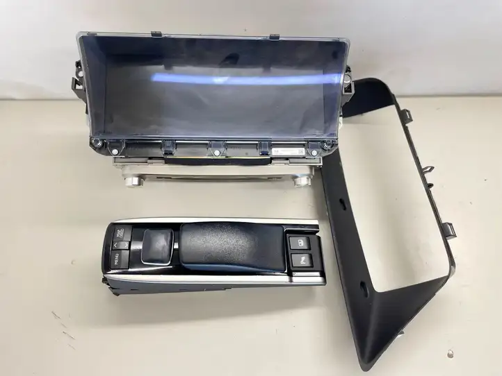 Lexus GS250 300 350 300h 450h (2011 - 2015) 8329030010 Магнитола / мультимедийная система — фото 11